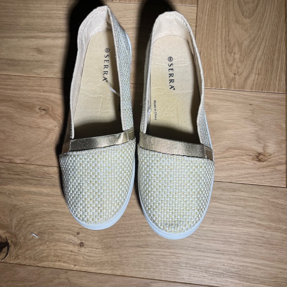 Beige/gold Serra flats size 8